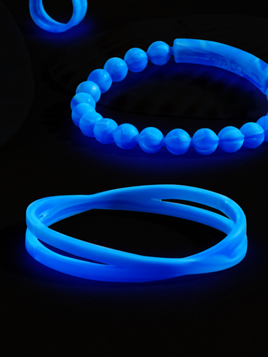 Women's Bioluminescent Saturn Bracelet in Blue Glow Size Small/Medium